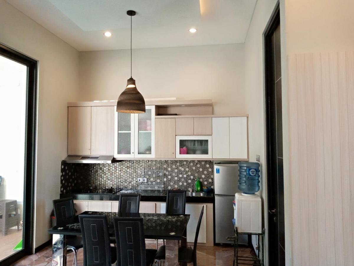 Villa Valencia Batu  Ngoại thất bức ảnh
